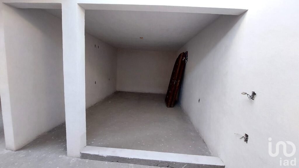 VENTA DE CASA ESN SAN JOSE OBRERO A DOS CALLES DEL AEROPUERTO URUAPAN MICH