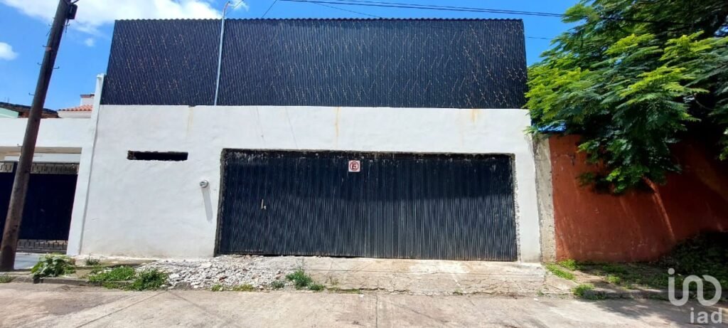 VENTA DE CASA ESN SAN JOSE OBRERO A DOS CALLES DEL AEROPUERTO URUAPAN MICH