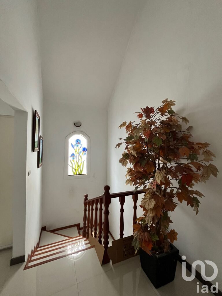 Venta de Casa Amplia 4 Recámaras en Privada con Alberca en zona Tabasco 2000.