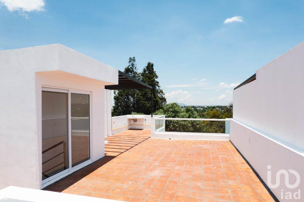 Casa en venta con roof garden y vista a los volcanes en Cuautlancingo – Residencial Quetzalí