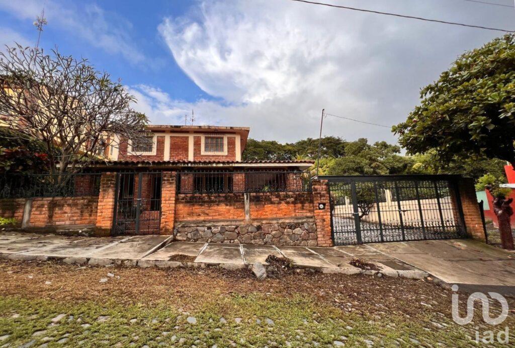 Casa en venta en El Chivato, Colima, Mexico