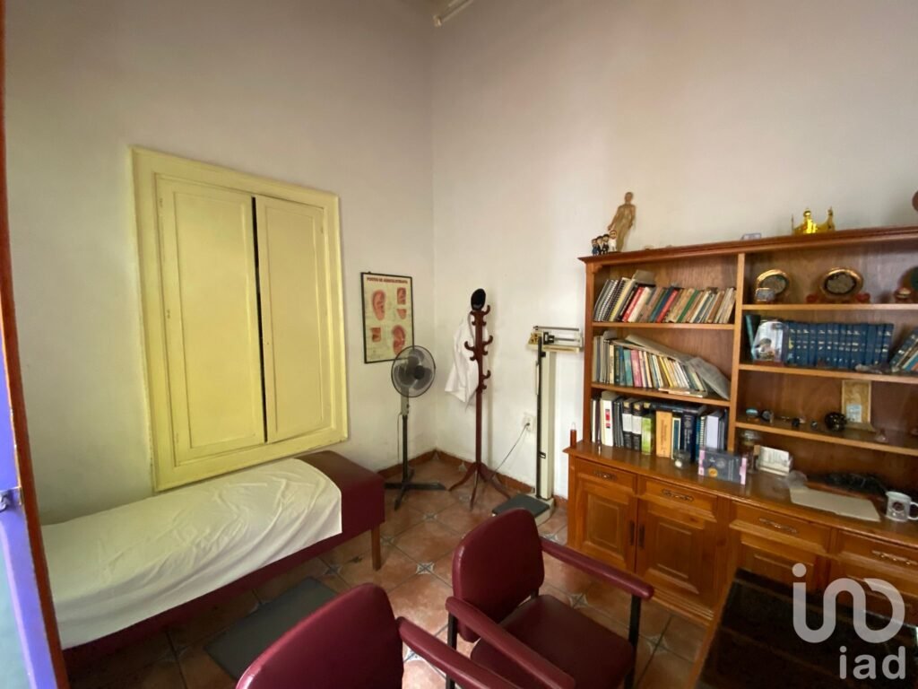 SE VENDE CASA EN EN CENTRO DE MORELIA A UNA CUADRA DE LA MADERO Y 2 DE LAS TARASCAS