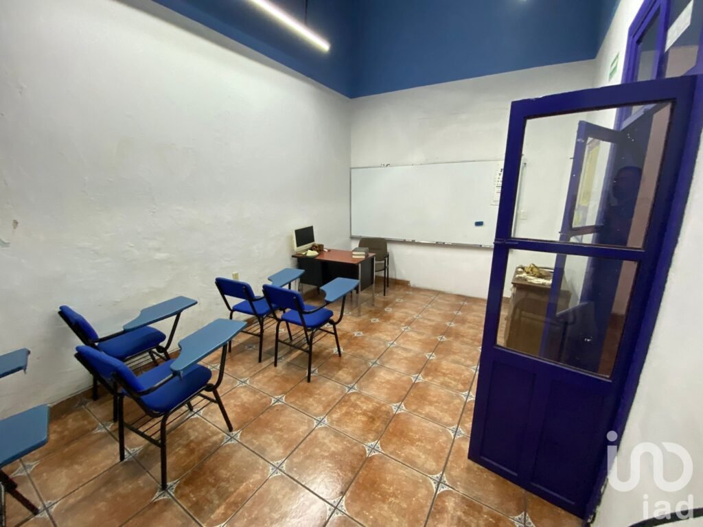 SE VENDE CASA EN EN CENTRO DE MORELIA A UNA CUADRA DE LA MADERO Y 2 DE LAS TARASCAS