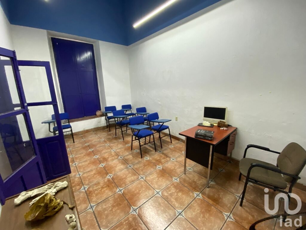 SE VENDE CASA EN EN CENTRO DE MORELIA A UNA CUADRA DE LA MADERO Y 2 DE LAS TARASCAS