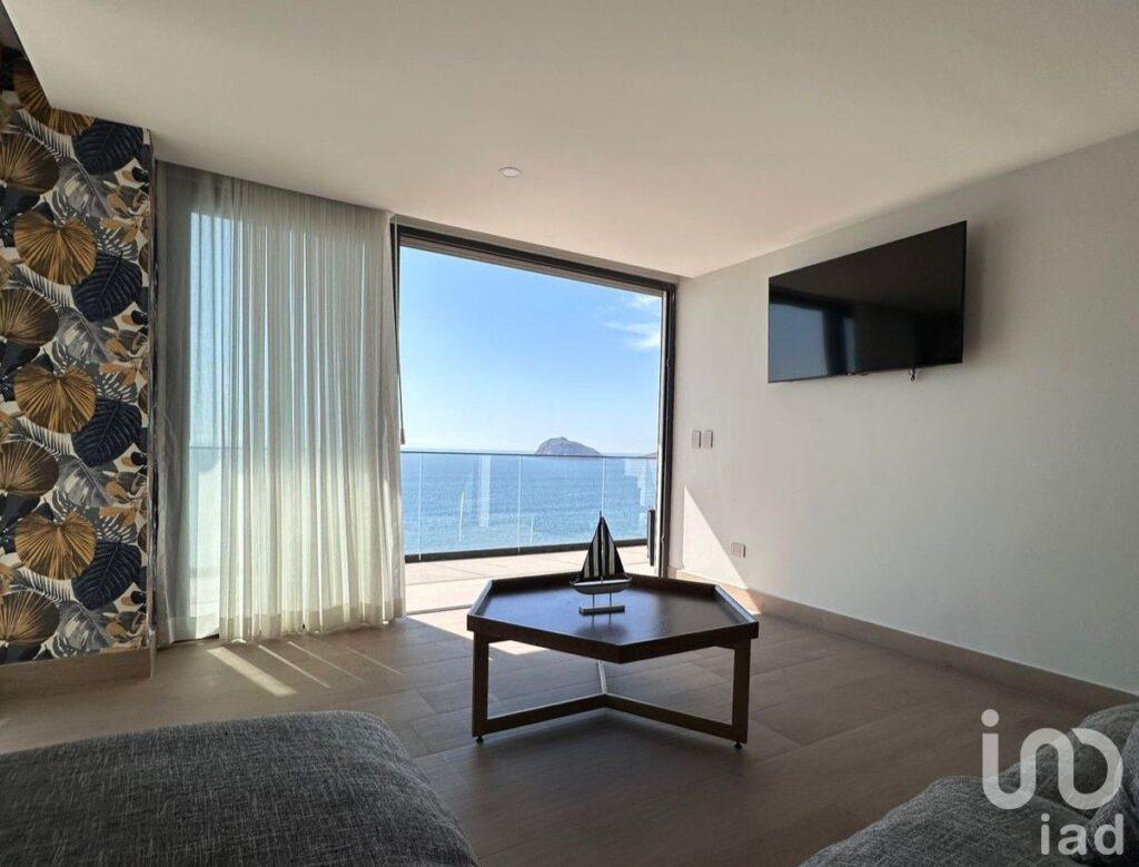 Se vende Departamento en Malecón, Mazatlán, Sinaloa.