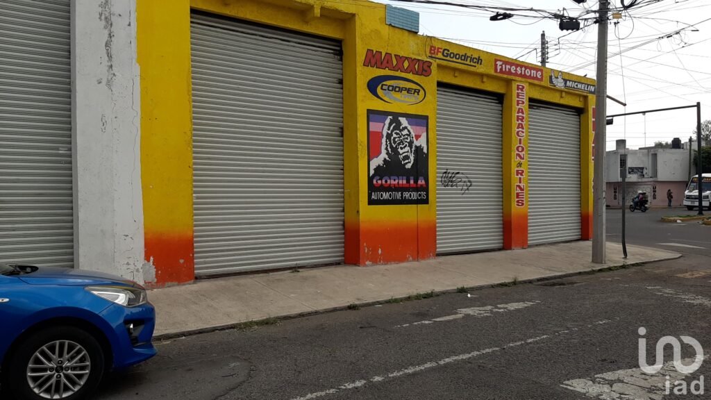 Local EN RENTA Blvd Carmen Serdan con Mezzanine, Puebla