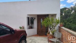 Casa desnivel – Ac. de Belen Casa desnivel – Ac. de Belen