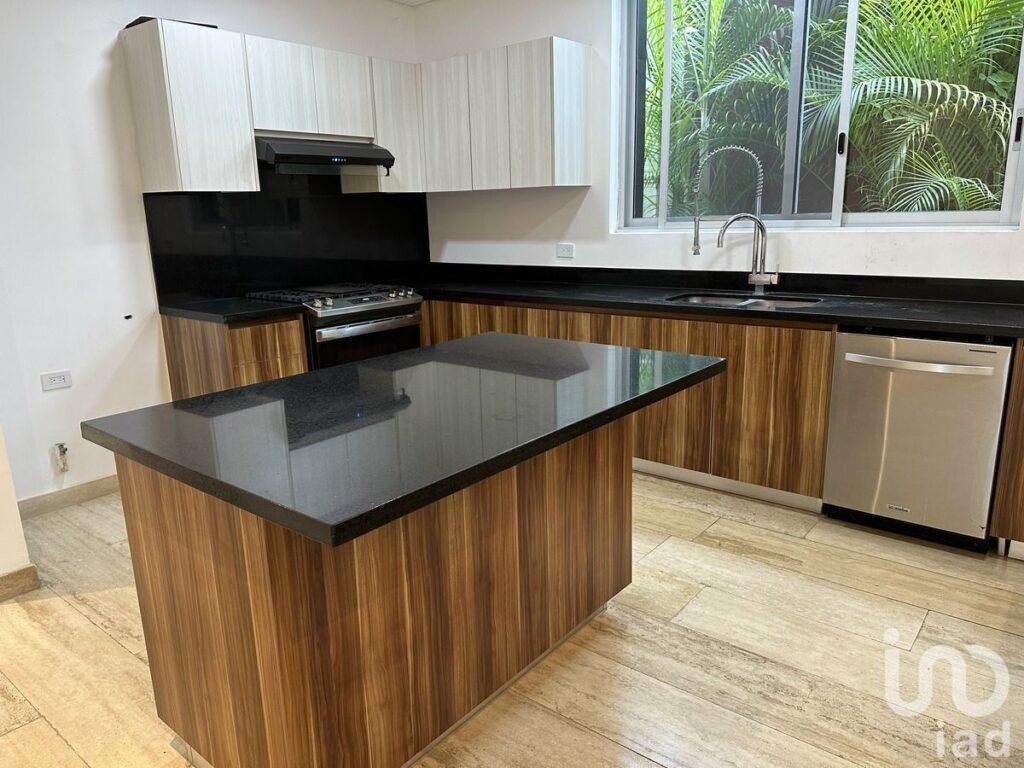 C ASA EN RENTA PRIVADA NUUKAN MODELO COATI UBICADA EN CHOLUL