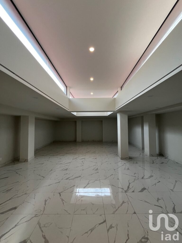 Venta de Gran oportunidad: edificio de oficinas + local en Santa María la Ribera”