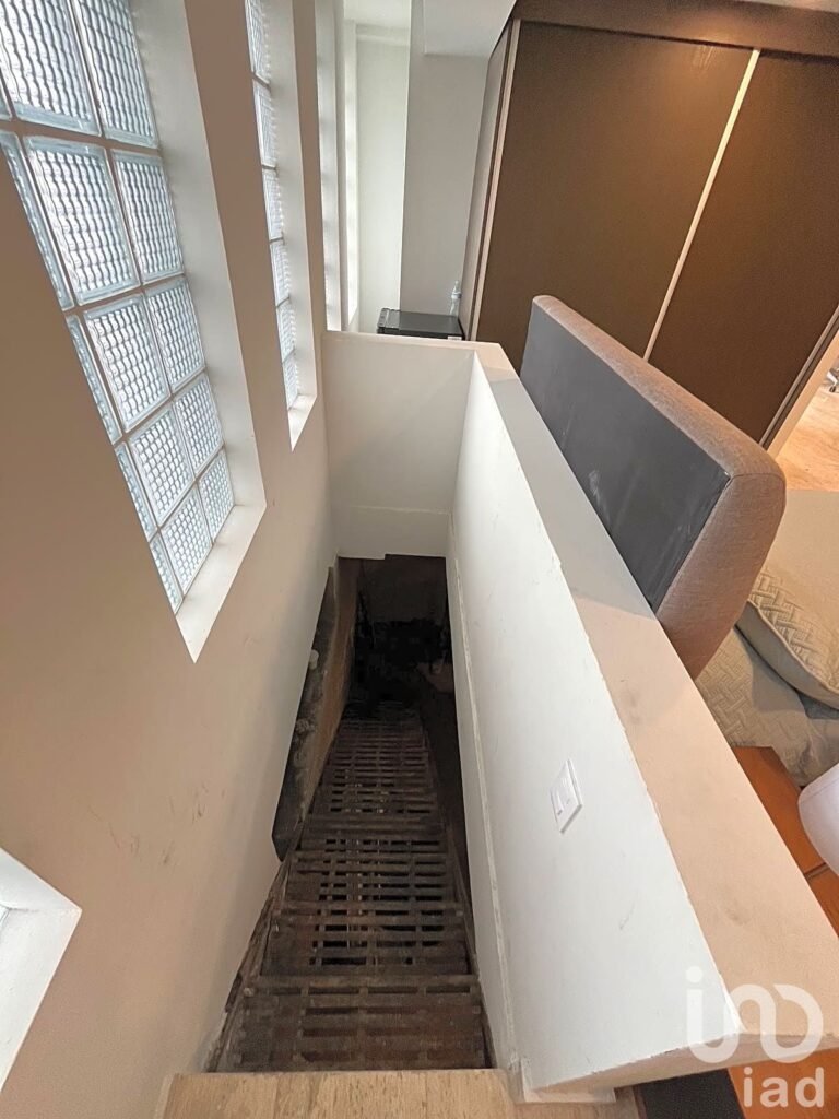 Venta de Gran oportunidad: edificio de oficinas + local en Santa María la Ribera”