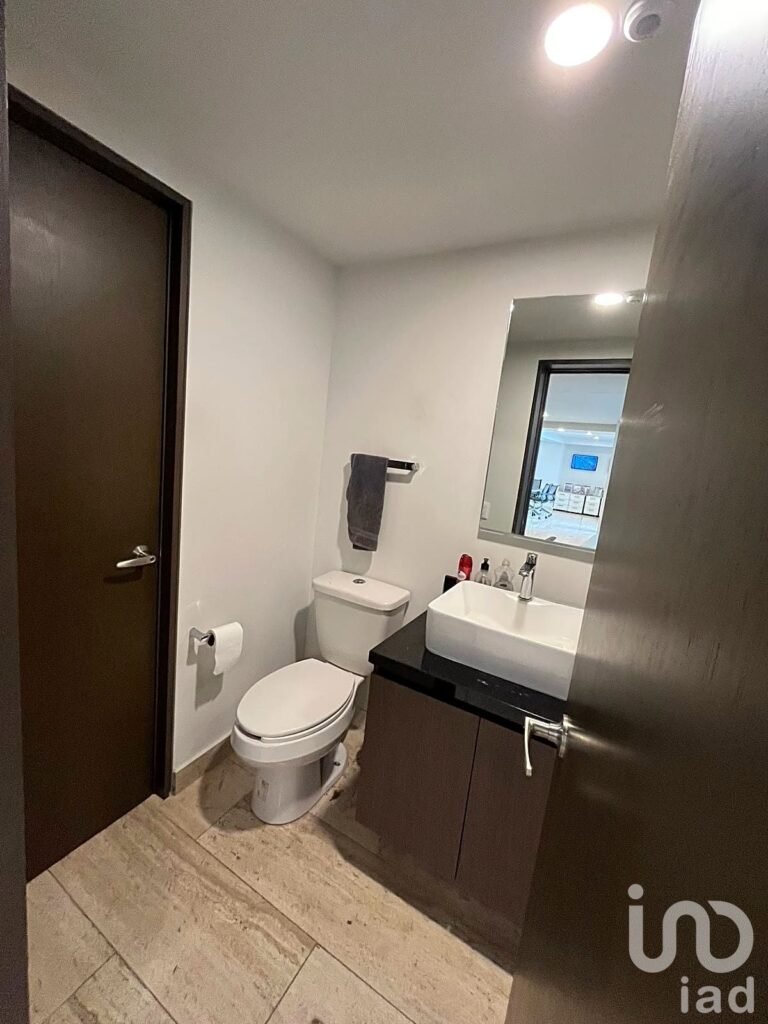 Venta de Gran oportunidad: edificio de oficinas + local en Santa María la Ribera”