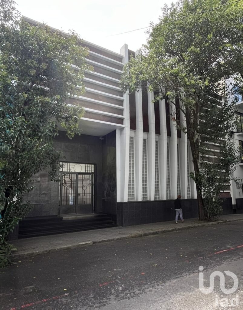 Venta de Gran oportunidad: edificio de oficinas + local en Santa María la Ribera”