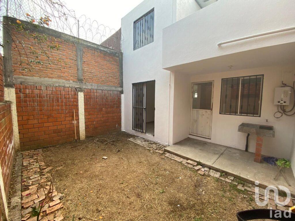 SE VENDE CASA LOMA LARGA A UN COSTADO DE BONANZA SALIA ATECUARO