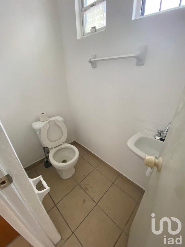 SE VENDE CASA LOMA LARGA A UN COSTADO DE BONANZA SALIA ATECUARO