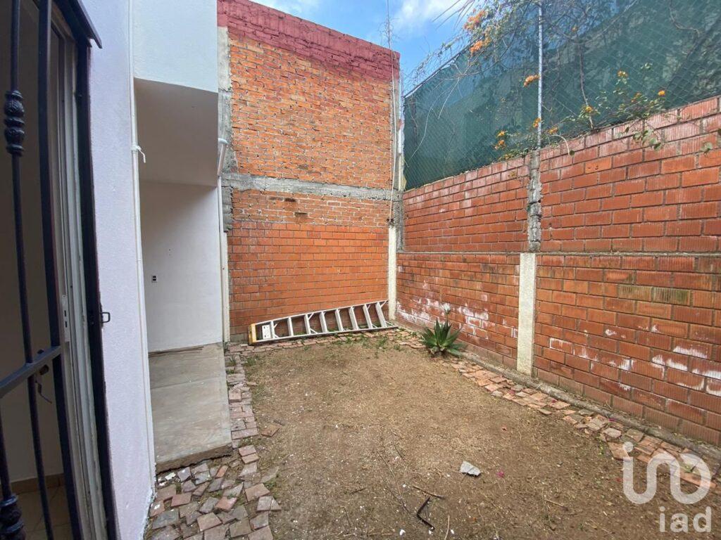 SE VENDE CASA LOMA LARGA A UN COSTADO DE BONANZA SALIA ATECUARO
