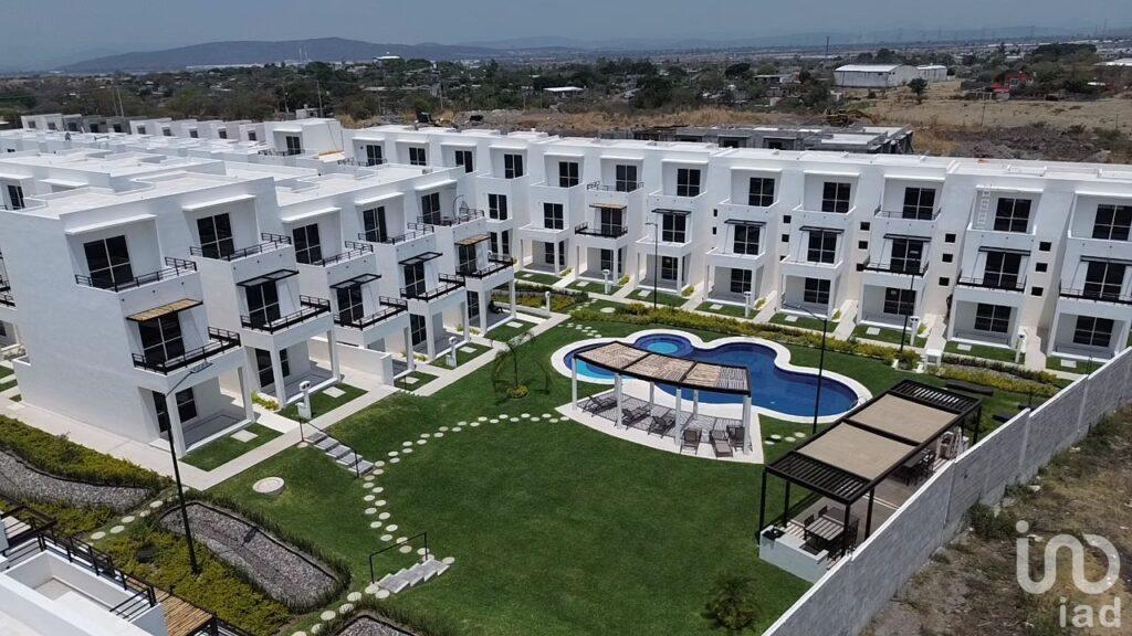 Invierte en Cuautla, casa nueva con alberca y gran plusvalía