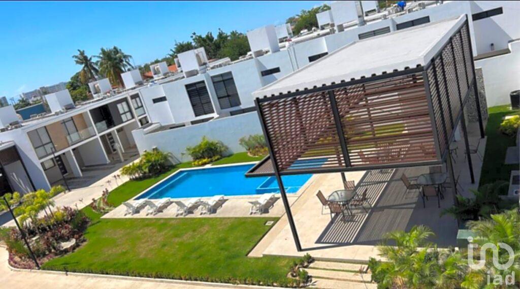 CASA UNIFAMILIAR EN VENTA EN VALLARTA COLONIA JARRETADERAS