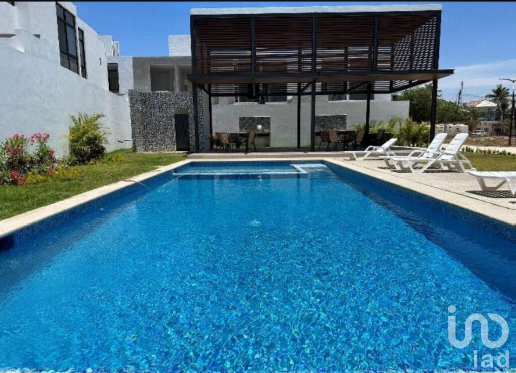 CASA UNIFAMILIAR EN VENTA EN VALLARTA COLONIA JARRETADERAS