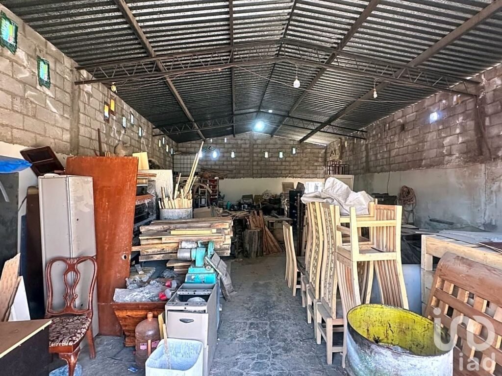 Terreno de 2,154 M2 con Tienda, Bodega y Hotel en Obra Negra, en Santa María Centro, Aculco Méx.
