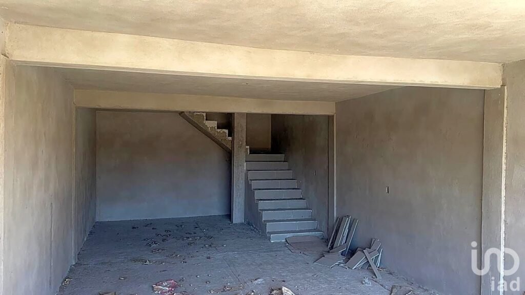 Terreno de 2,154 M2 con Tienda, Bodega y Hotel en Obra Negra, en Santa María Centro, Aculco Méx.