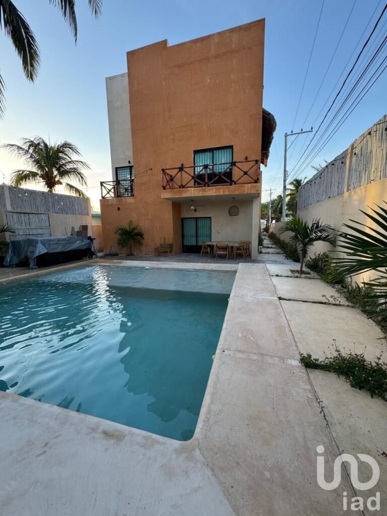 CASA DE PLAYA EN VENTA EN CHUBURNÁ PUERTO