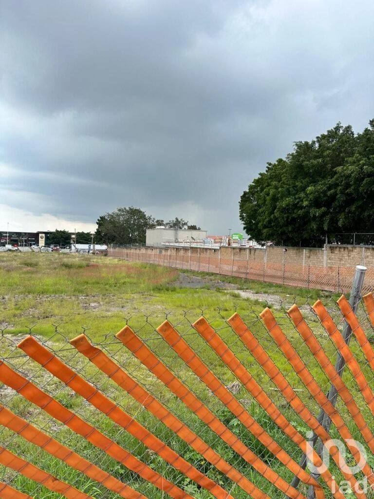 VENTA O RENTA DE TERRENO USO DE SUELO MIXTO