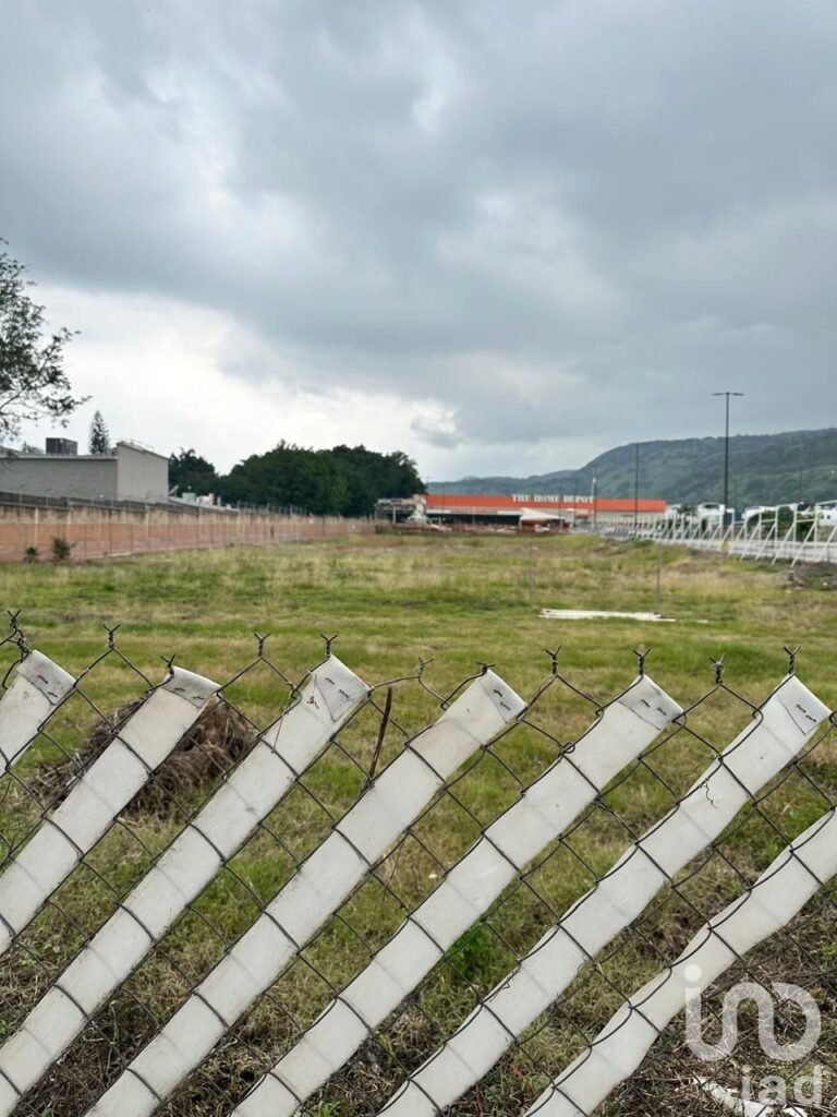 VENTA O RENTA DE TERRENO USO DE SUELO MIXTO