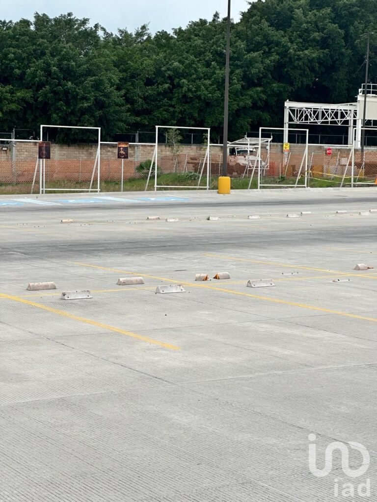 VENTA O RENTA DE TERRENO USO DE SUELO MIXTO