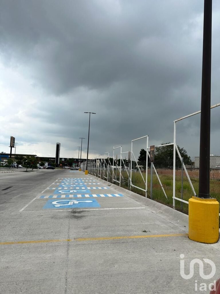 VENTA O RENTA DE TERRENO USO DE SUELO MIXTO