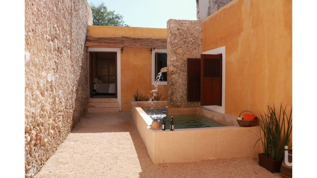 CASA EN RENTA  EN EL CENTRO HISTÓRICO DE MÉRIDA, YUCATÁN, ESTILO COLONIAL