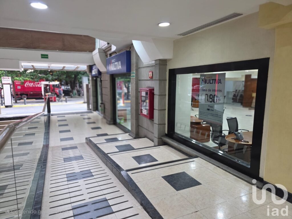 Se renta local comercial en Insurgentes sur.