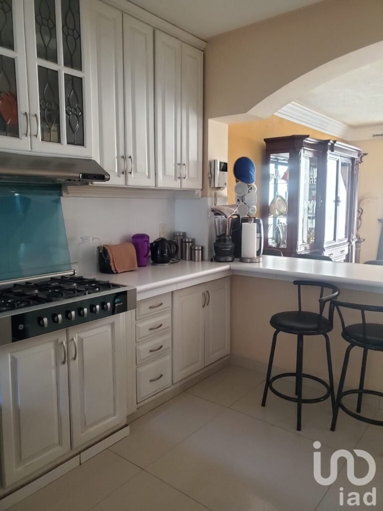 CASA EN VENTA RINCONADA DEL BOSQUE, JUNTO A EXPO GUADALAJARA - 4REC 4EST