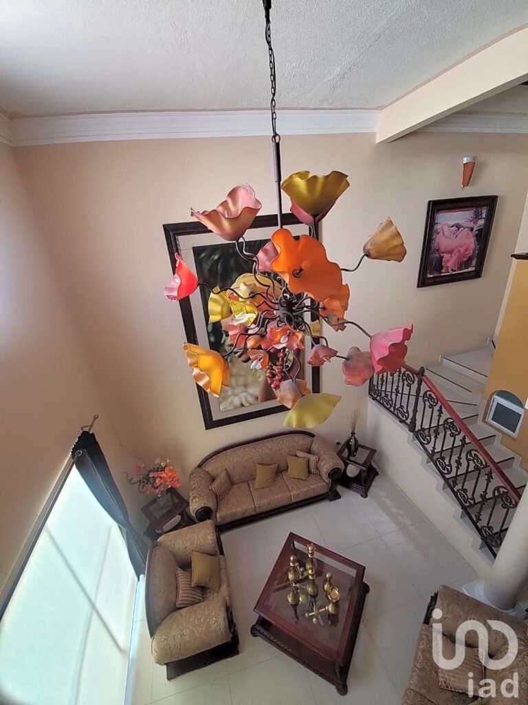 CASA EN VENTA RINCONADA DEL BOSQUE, JUNTO A EXPO GUADALAJARA - 4REC 4EST