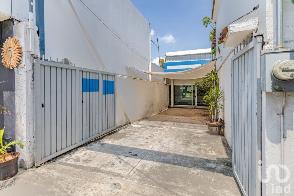 VENDO LOCAL COMERCIAL/INDUSTRIAL A 300 MTS. DE GTA. DE LA LUNA ZONA DE ALTA PLUSVALÍA EN CUERNAVACA