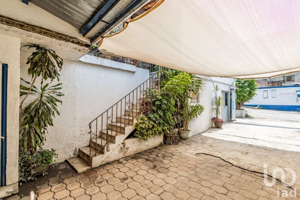 VENDO LOCAL COMERCIAL/INDUSTRIAL A 300 MTS. DE GTA. DE LA LUNA ZONA DE ALTA PLUSVALÍA EN CUERNAVACA