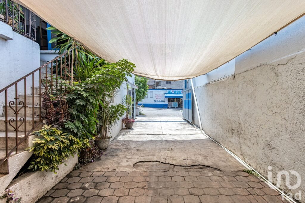 VENDO LOCAL COMERCIAL/INDUSTRIAL A 300 MTS. DE GTA. DE LA LUNA ZONA DE ALTA PLUSVALÍA EN CUERNAVACA