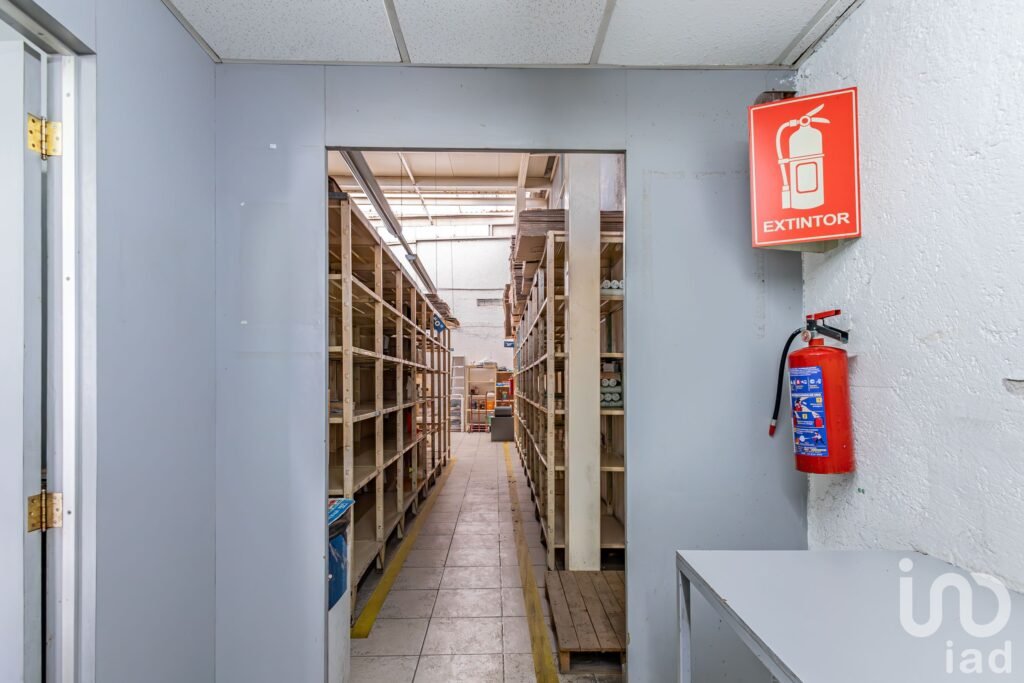 VENDO LOCAL COMERCIAL/INDUSTRIAL A 300 MTS. DE GTA. DE LA LUNA ZONA DE ALTA PLUSVALÍA EN CUERNAVACA