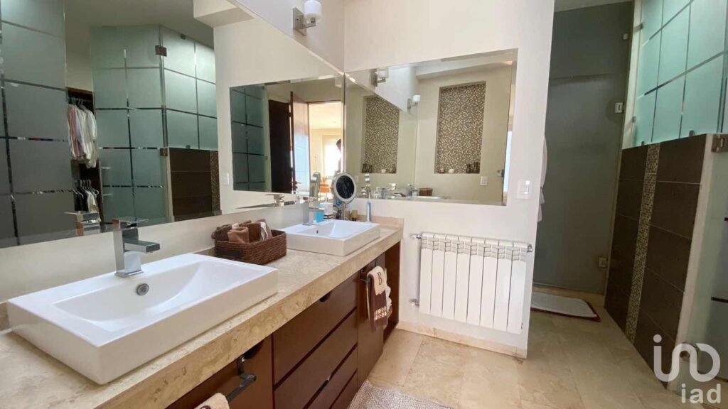 Casa en renta, Lomas Anáhuac, Huixquilucan (4 Habitaciones/Doble filtro de seguridad)