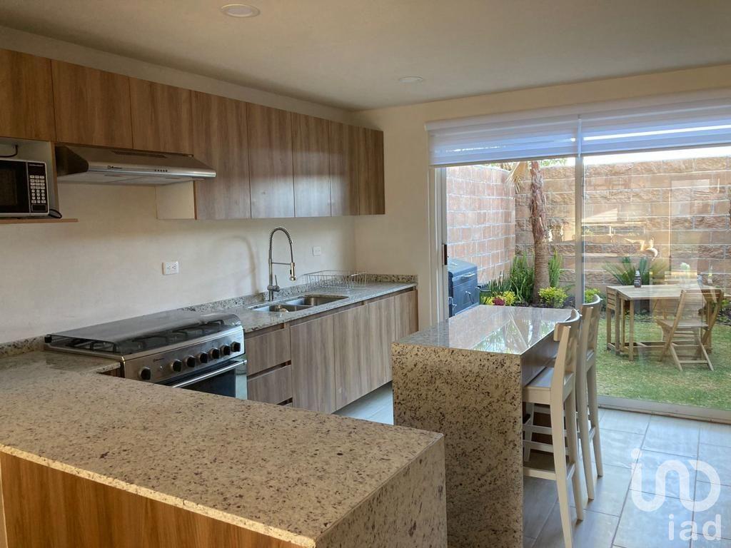 CASA EN VENTA EN LOMAS DE ANGELOPOLIS CON JARDIN, TERRAZA Y AMENIDADES