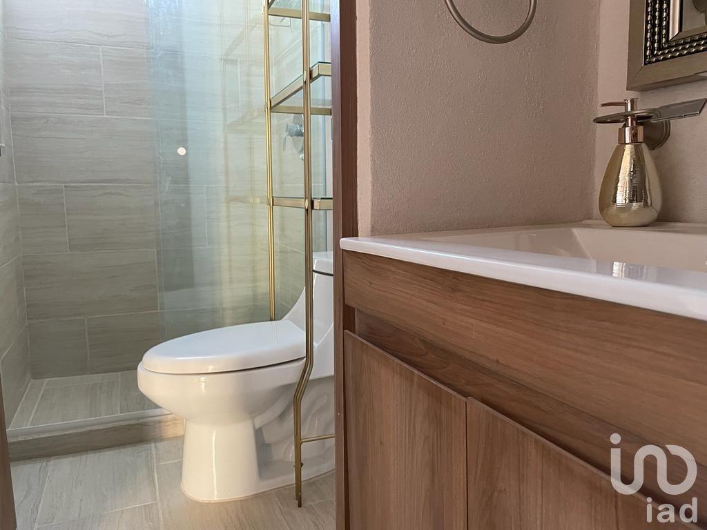 CASA EN VENTA EN LOMAS DE ANGELOPOLIS CON JARDIN, TERRAZA Y AMENIDADES