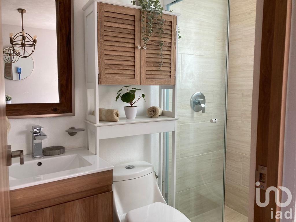 CASA EN VENTA EN LOMAS DE ANGELOPOLIS CON JARDIN, TERRAZA Y AMENIDADES