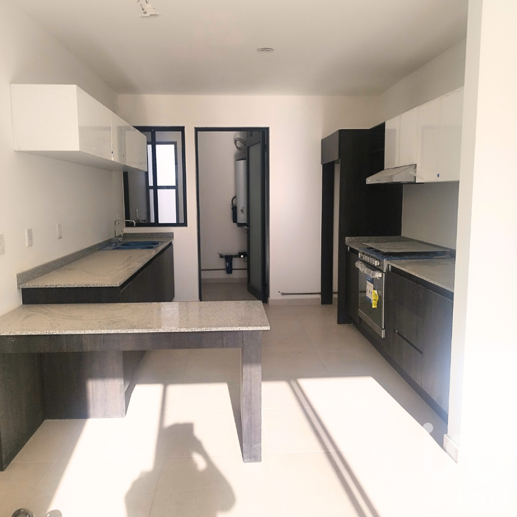 CASA EN VENTA EN LOMAS DE ANGELOPOLIS CON ROOF GARDEN Y AMENIDADES