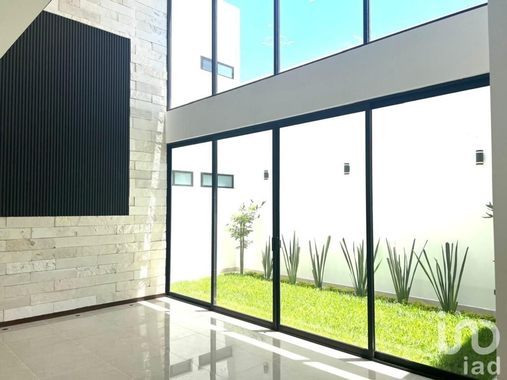 Casa en VENTA en Villamagna con recamara en planta baja y Roof top en San Luis Potosi