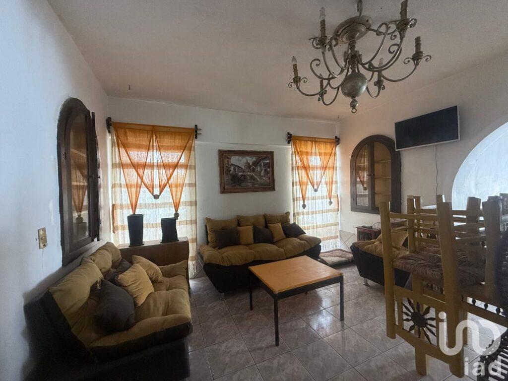 Casa en Venta con Local comercial Zapopan, Jalisco