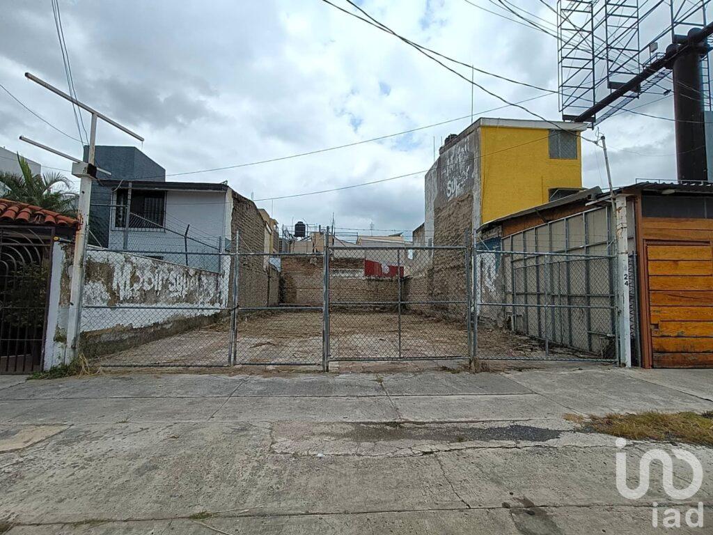 Terreno en renta en Avenida Patria, colonia Vallarta la Patria