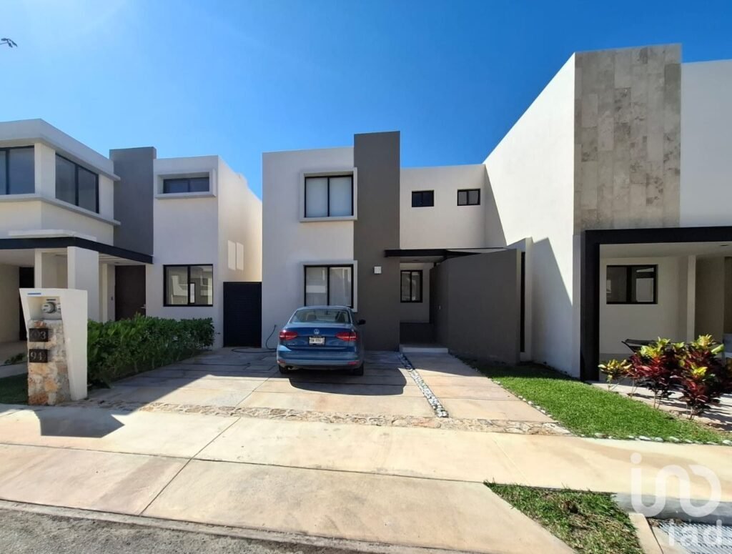 Moderna Propiedad en Privada Himalaya, Conkal, Yucatan