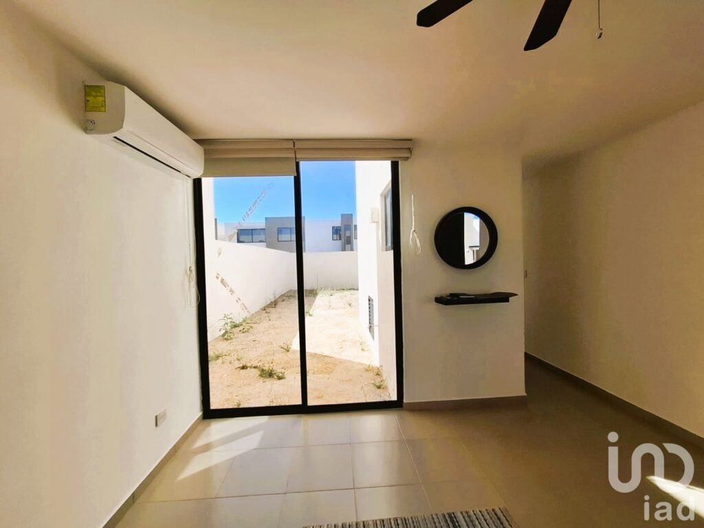 Moderna Propiedad en Privada Himalaya, Conkal, Yucatan