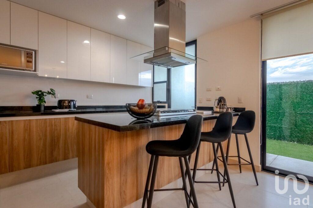 Hermosa Residencia dentro de Fraccionamiento en Zibatá, Querétaro