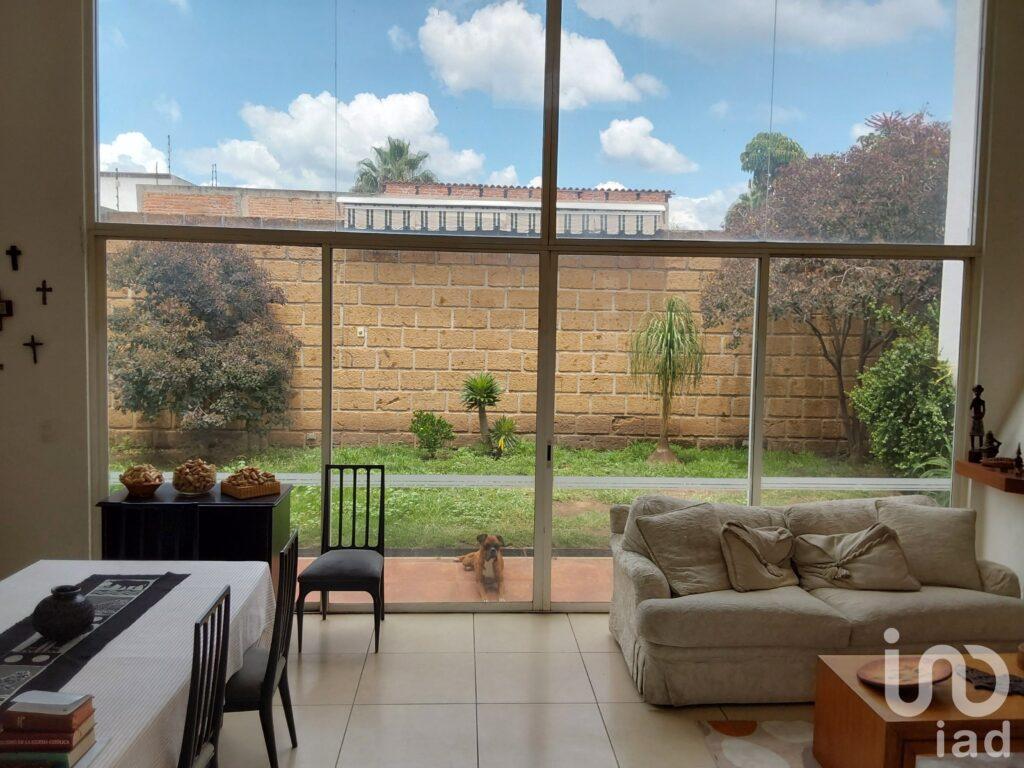 CASA AMPLIA EN VENTA EN SAN JUAN DEL RÍO QRO