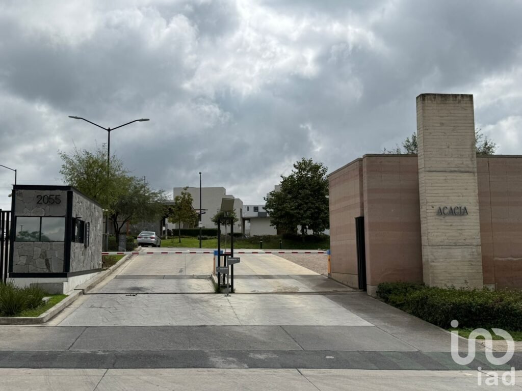 LOTE EN VENTA EN ZONA REAL CON PROYECTO ARQUITECTONICO